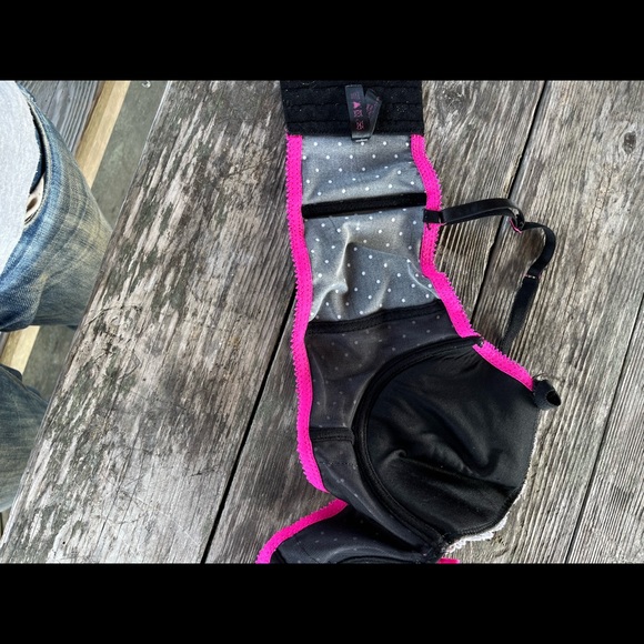 BLACK FUSHIA BLACK WHITE LACE PUSH UP BRA, adjustable straps 36C - Picture 2 of 6